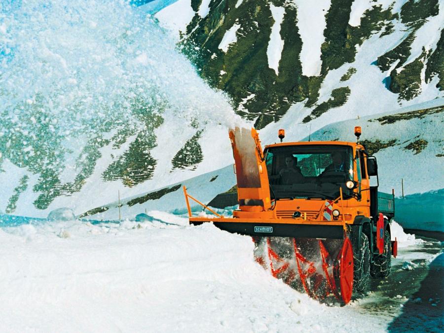  Mercedes-Benz Unimog U500 Road Service 2000 года  (фото 3 из 6)